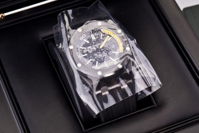 Audemars Piguet 15706AU.OO.A002CA.01 Royal Oak Offshore Diver - фото 6