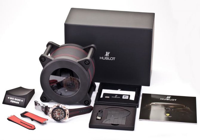 Hublot 401.OQ.0123.VR Big Bang Unico Ferrari King Gold Carbon - фото 5
